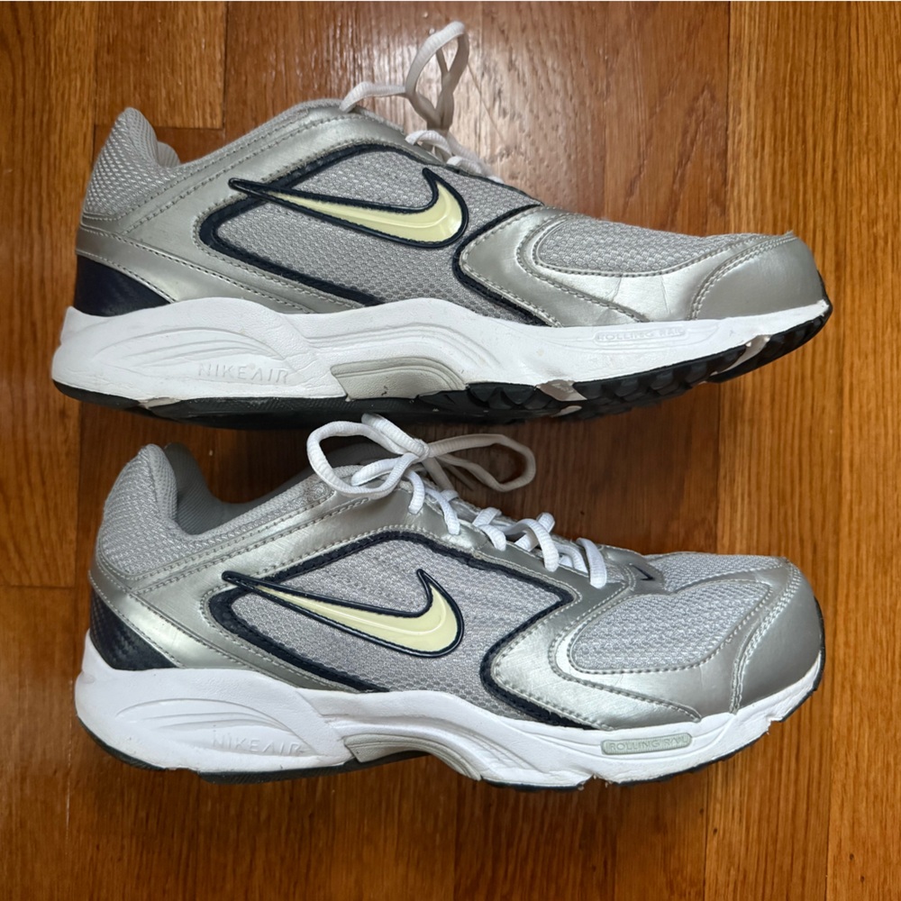 Vintage Nike Sneakers